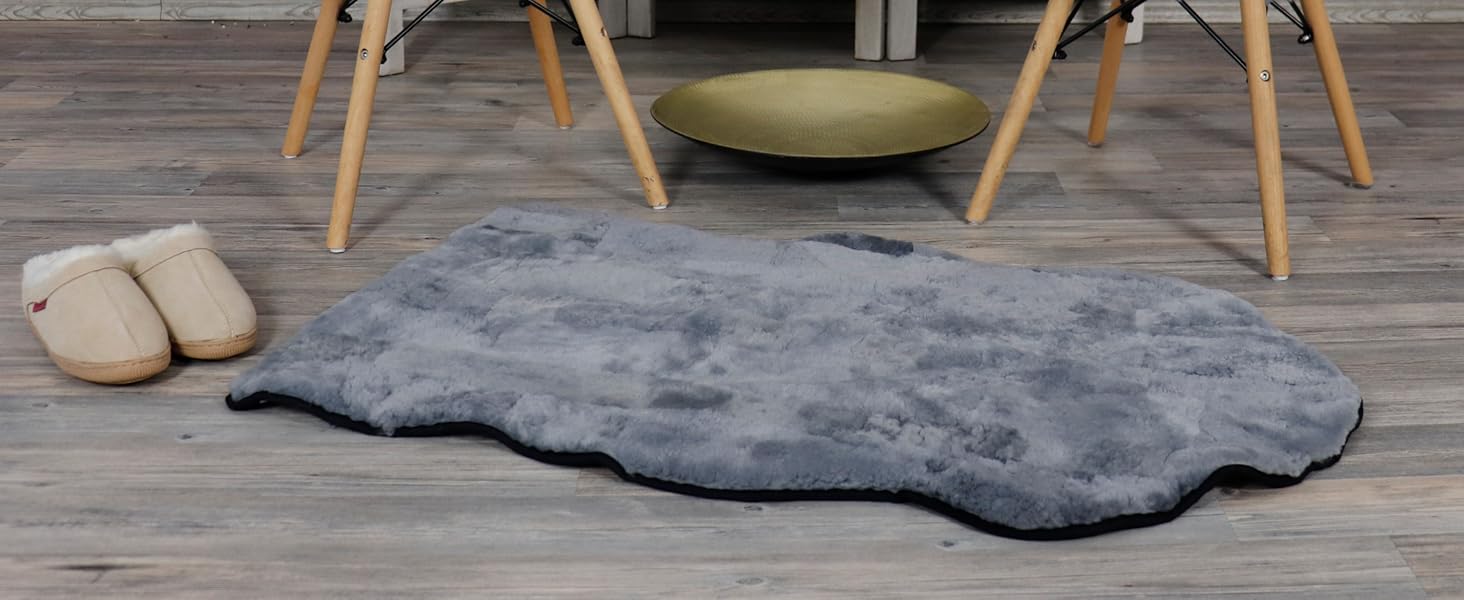 Лежанка для кота та собаки з натуральної овечої шкури Reissner Lammfelle Engel (Patch), сірий гриб