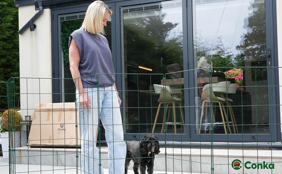 Захисний загін для собак Conka Pets – сітчастий дріт, 1 м заввишки, надійний, для середніх та великих собак. Легкий, складаний, мобільний – закриває проміжки до 1,5 м