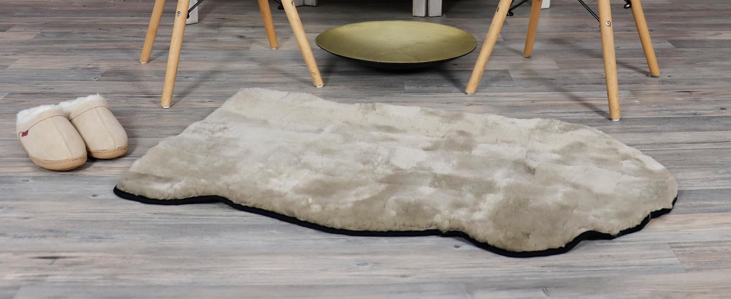 Лежанка для кота та собаки з натуральної овечої шкури Reissner Lammfelle Engel (Patch), сірий гриб