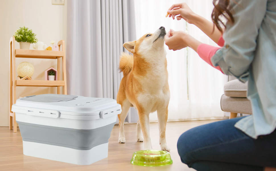 Контейнер для корму для собак RoxNvm, 12.5 кг, з кришкою та ложкою, сірий