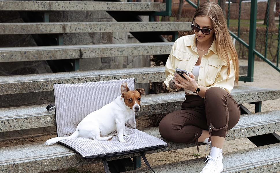 FREUDENTIER Килимок для собак на вулицю, складний | З м'якою поверхнею з штучної шкіри з корду | Легко миється, водо- та брудовідштовхуючий | Для подорожей, Made in EU (75x60 см)