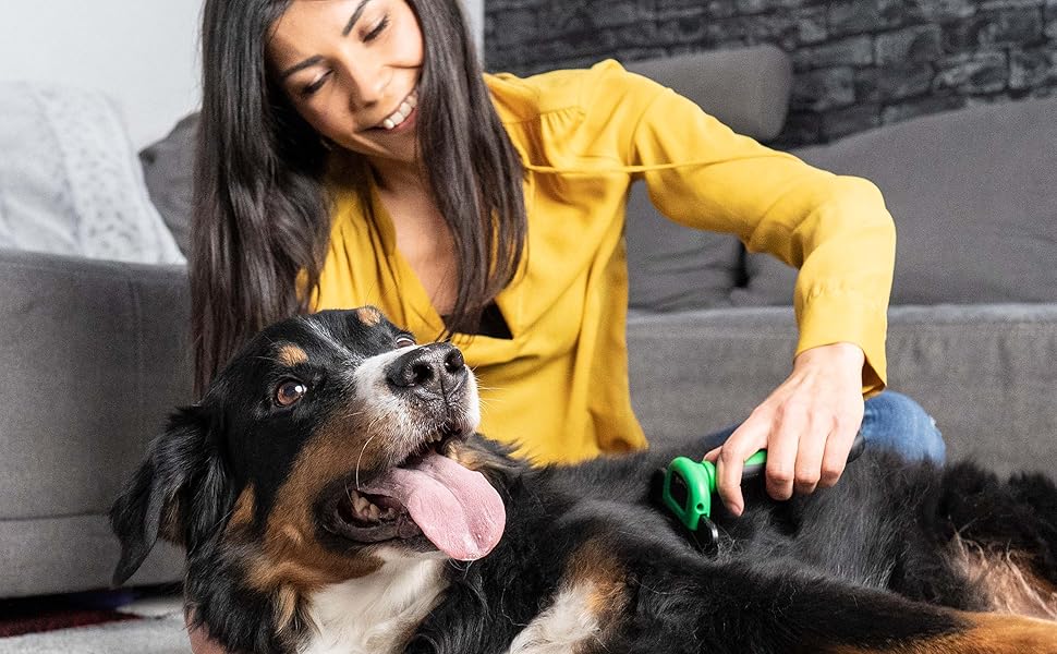 Набір для грумінгу тварин: щітка для собак, котів, XL роликовий збирач ворсу та щипці для видалення кліщів. Підходить для короткої та довгої шерсті, для тварин будь-якого розміру. Ефективний видалення шерсті. Автоматичне видалення кліщів.