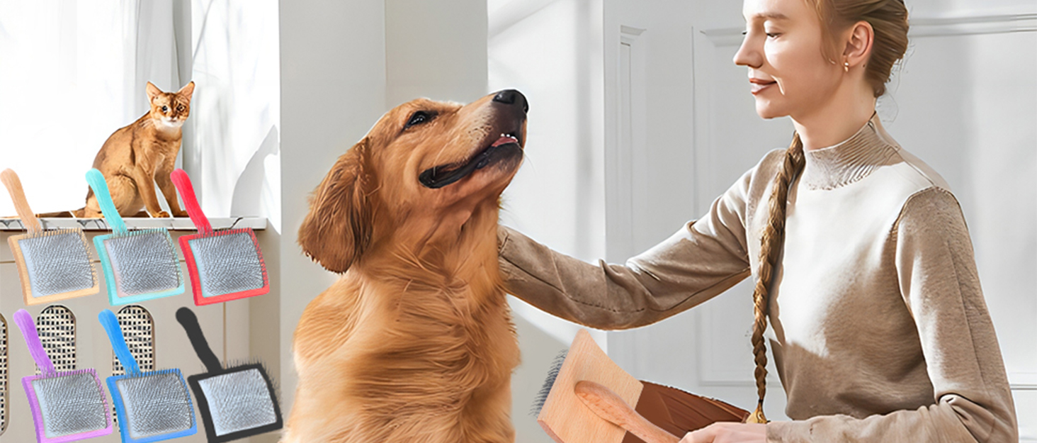Пухнаста щітка для собак із середнім або довгим хутром, велика, синього кольору. Видаляє відмерле волосся, розплутує та запобігає утворенню ковтунів.