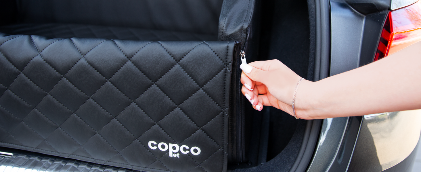 Ліжко для собак у багажник CopcoPet - 90x70x38 см, штучна шкіра, захист багажника, водовідштовхувальне, стійке до подряпин, система кріплення, захисний коврик, червоно-чорний колір