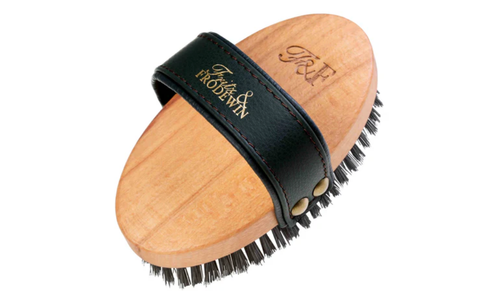 Щітка для собак Fritz & Frodewin Bobbsen для короткої та середньої шерсті | Масажна щітка з FSC-дерева | Шкіряний ремінь | Виготовлено в Німеччині