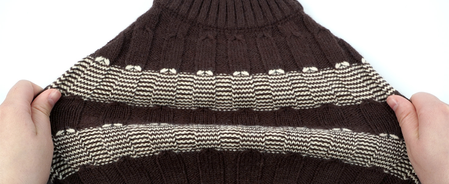 Теплий зимовий пуловер для собак маленьких порід з отвором для повідка, з малюнком 