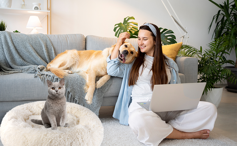 М'яке ліжко для кота Aspand, 60 см Ø - зручне та тепле місце для сну з антиковзною основою, Бежевий колір, 60x60x18 см