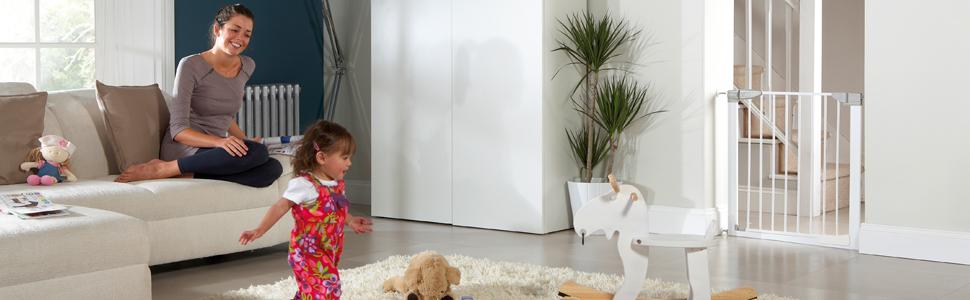 Ворота для дитячого захисту Munchkin Auto Close: автоматичне закриття, сталь, 76-82 см, білий