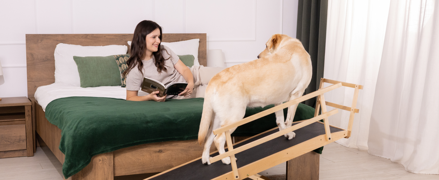 Сходинки для собак до ліжка з поручнями - для великих собак до 90 кг - регульована висота до 94.5 см - ширина 49.5 см - складаються - антиковзні ручки - з натурального березового дерева - колір натуральний