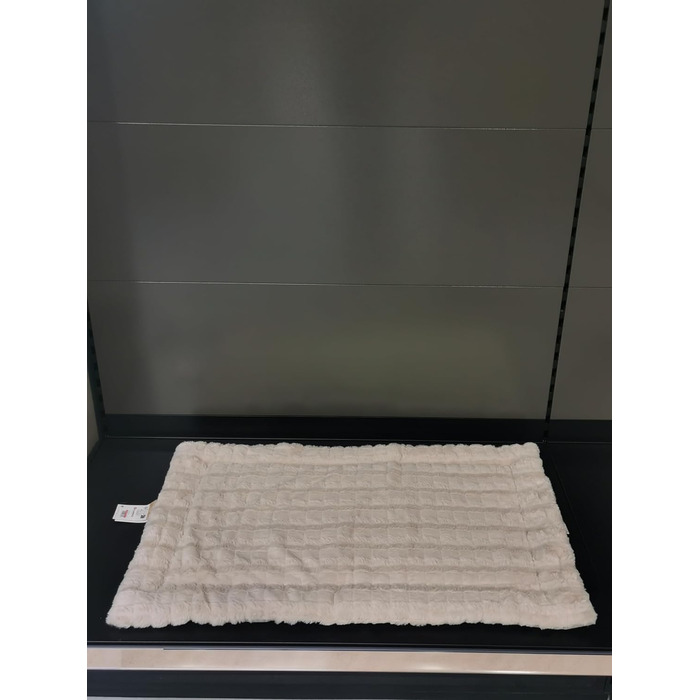 Лежак для собак Flamingo Verona прямокутний, бежевий, 100,5x63x2 см, м'який плюш, знімний чохол, машинне прання, ідеально для клітки